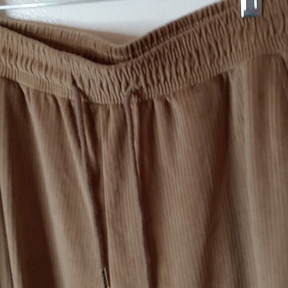 IBelieve women's size 1X tan corduroy Joggers. Loungewear - Picture 3 of 10